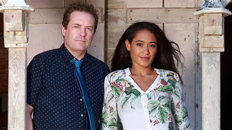 death in paradise the stakes are high|Death in Paradise (Series 7, Episode 2) .